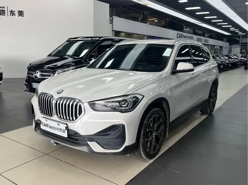 BMW X1 — фото 1