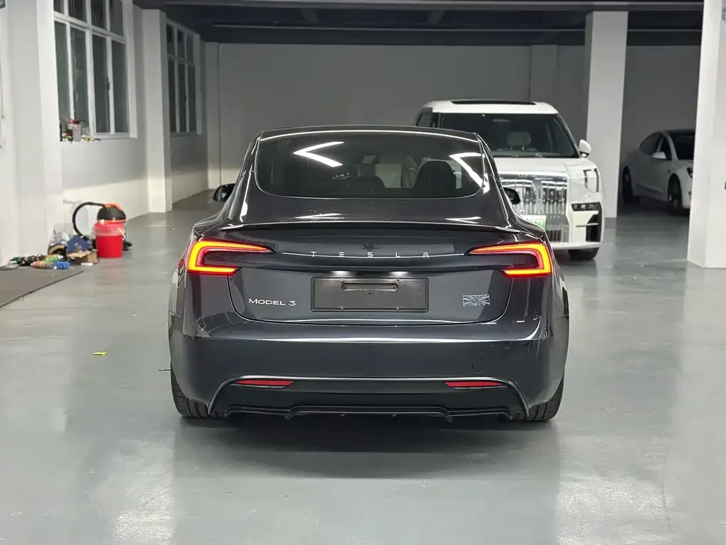 Tesla Model 3 — фото 5