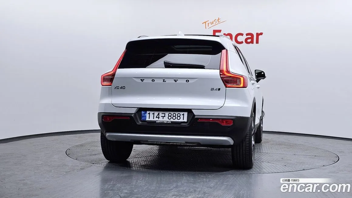Volvo XC40 — фото 2