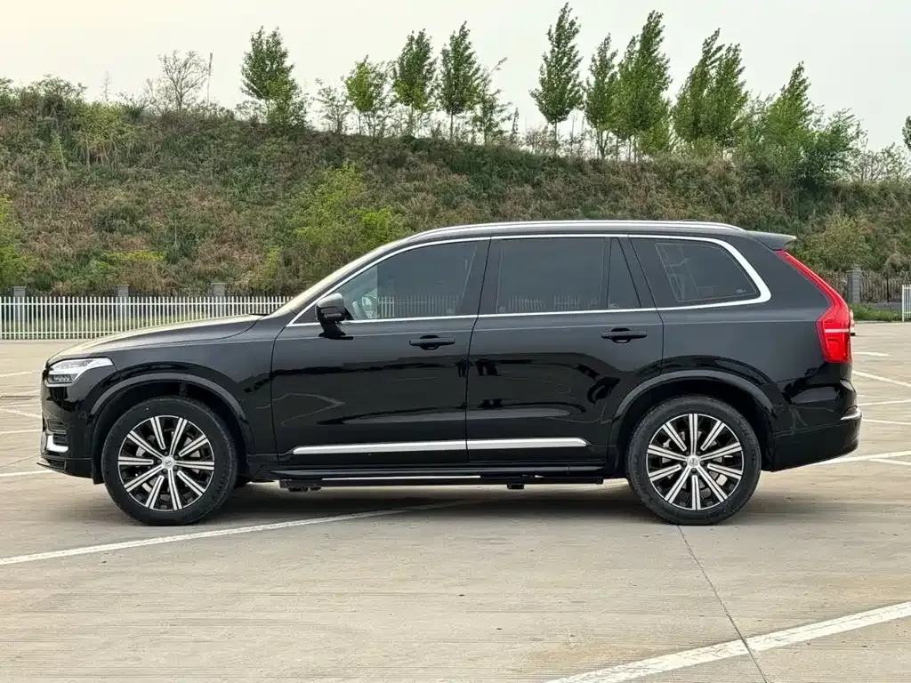 Volvo XC90 — фото 8