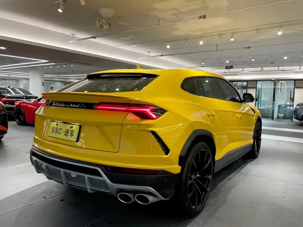 Lamborghini Urus — фото 3