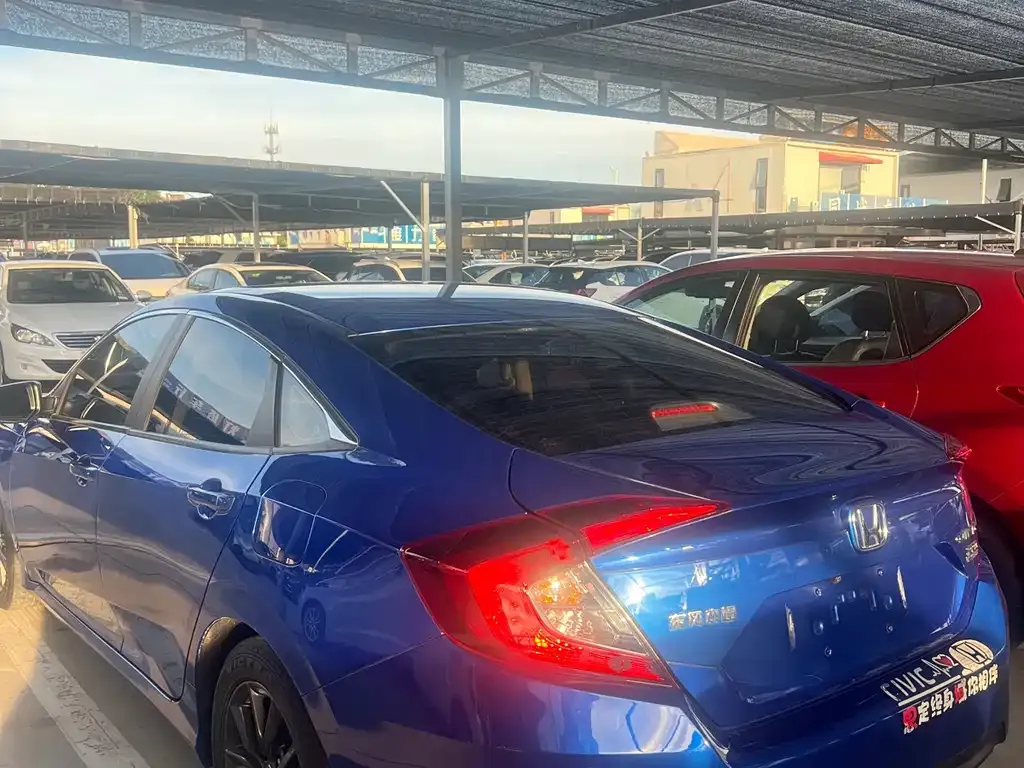 Honda Civic — фото 7