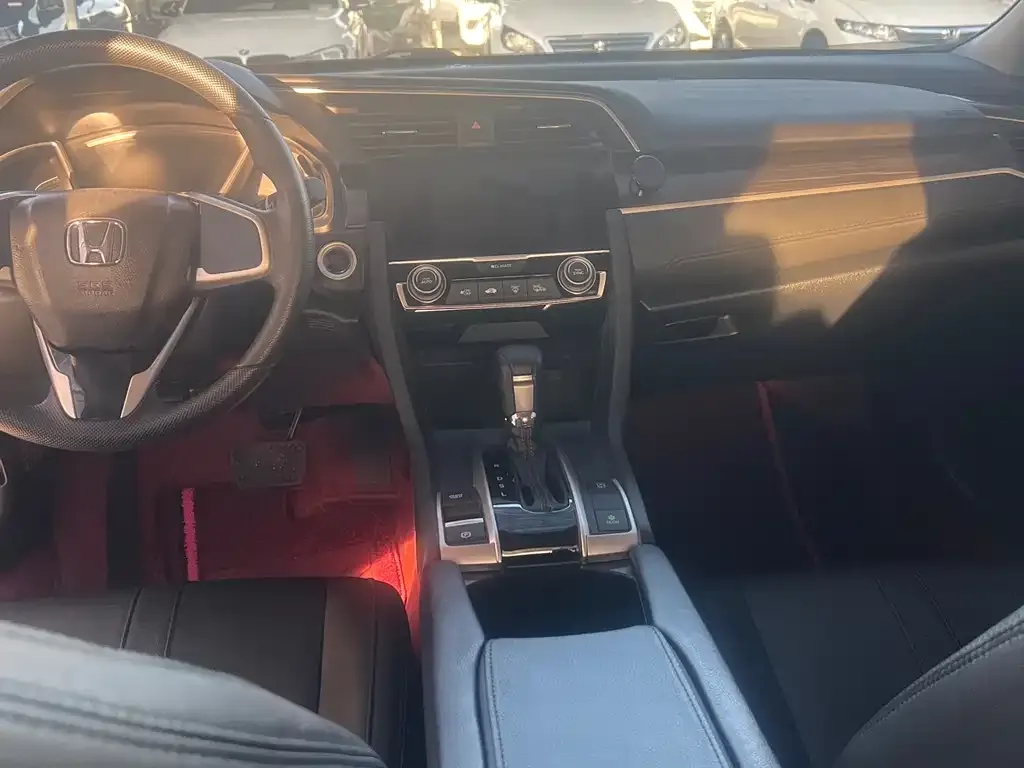 Honda Civic — фото 10