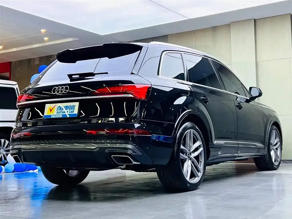 Audi Q7 — фото 9
