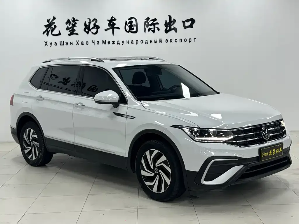 Volkswagen Tiguan L — фото 6