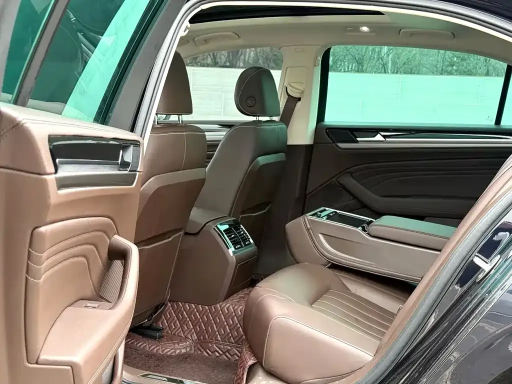 Volkswagen Phideon 2023 из CN, фото 7