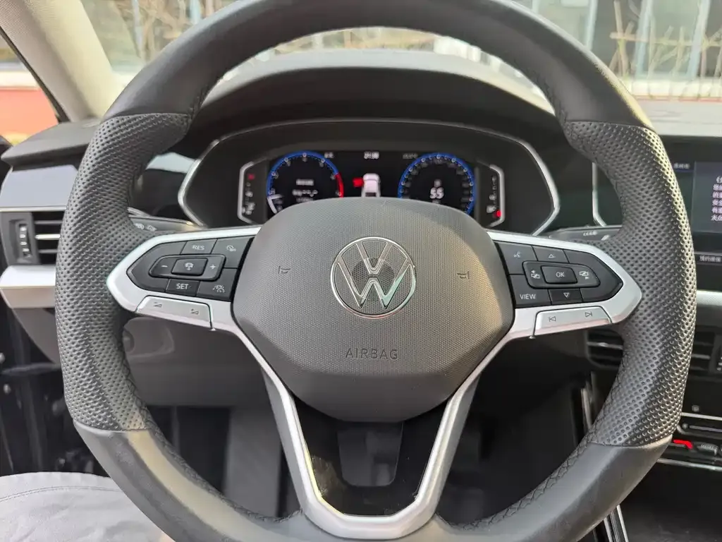Volkswagen Passat — фото 9