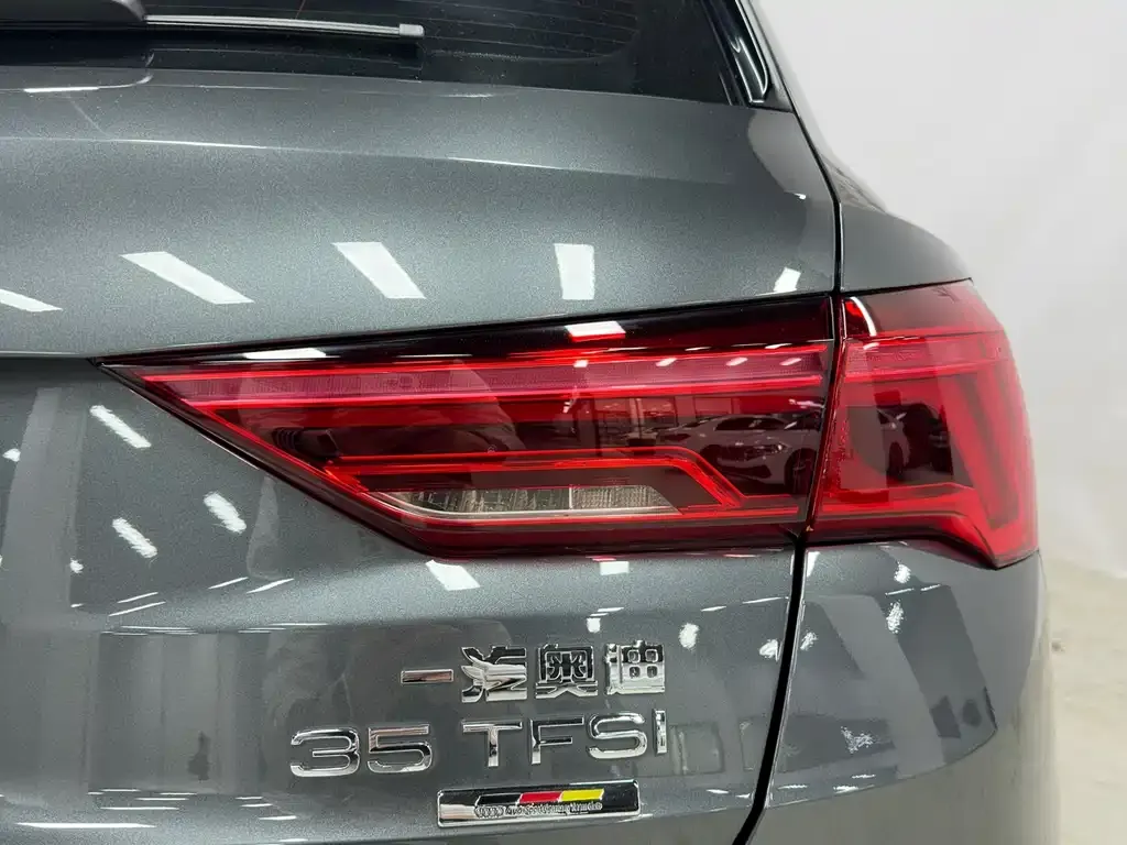 Audi Q3 — фото 10