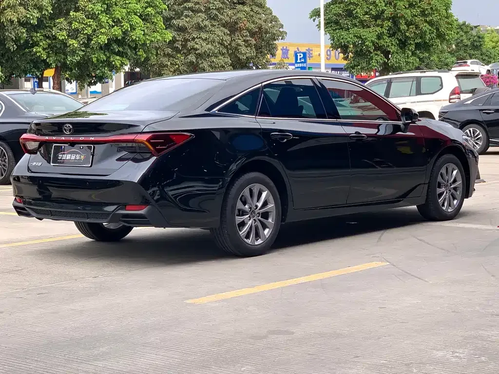 Toyota Avalon — фото 4