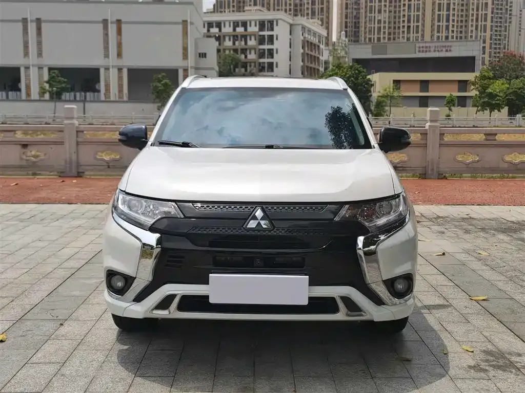 Mitsubishi Outlander 2021 из CN, фото 7