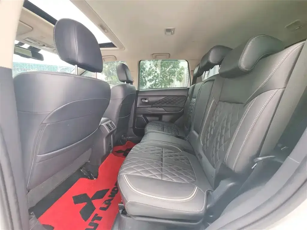 Mitsubishi Outlander 2021 из CN, фото 6