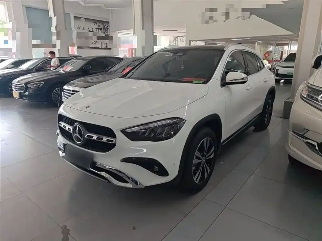 Mercedes-Benz GLA — фото 1