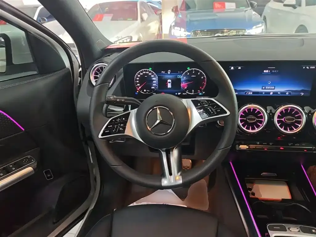 Mercedes-Benz GLA — фото 9