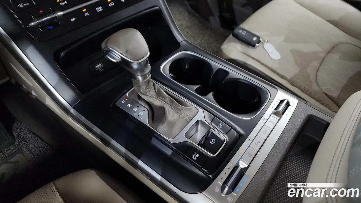 Kia Carnival — фото 10