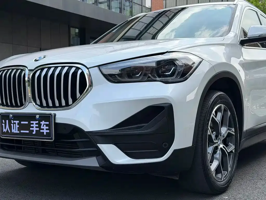 BMW X1 — фото 9