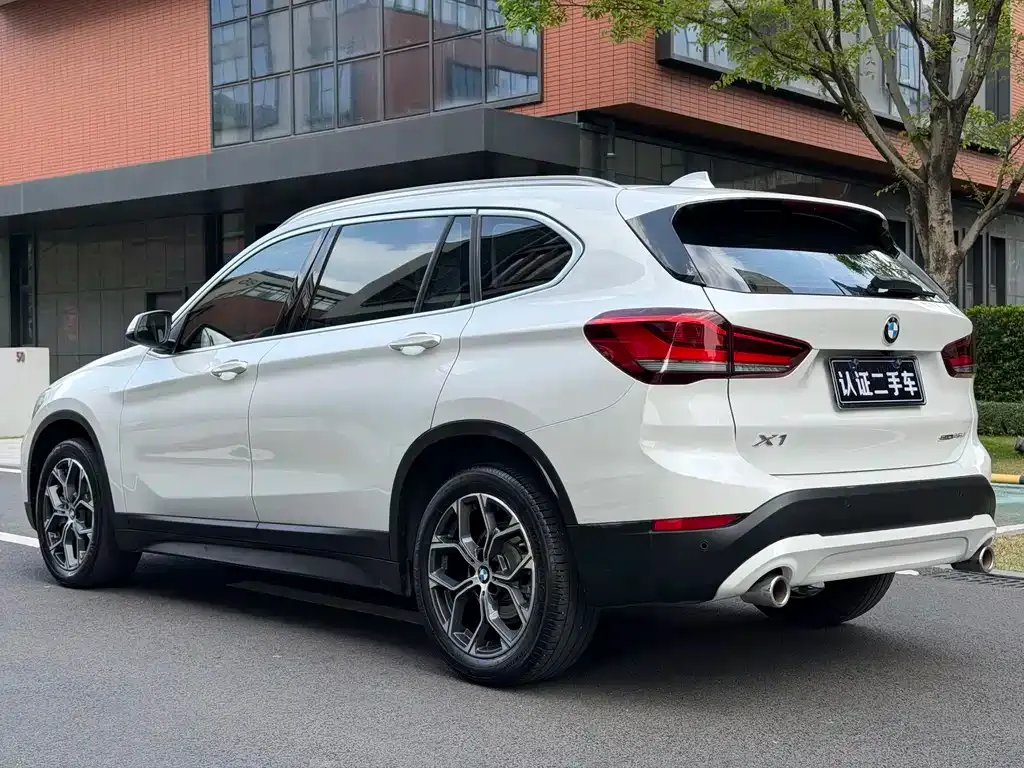 BMW X1 — фото 5