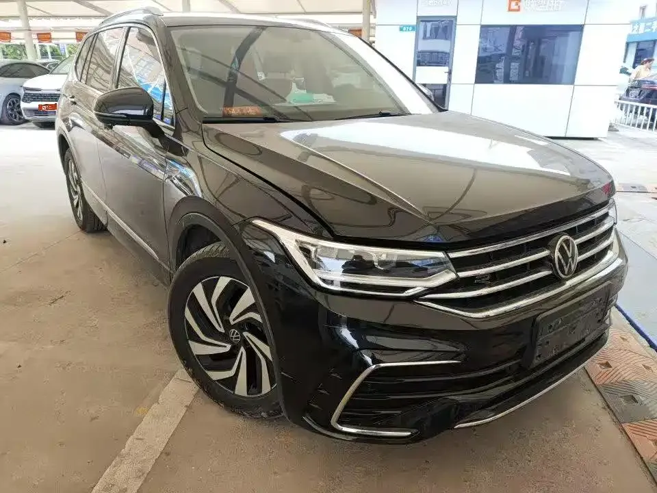 Volkswagen Tiguan L — фото 7