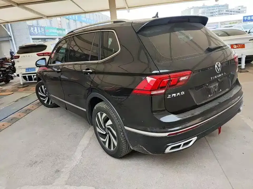 Volkswagen Tiguan L — фото 9