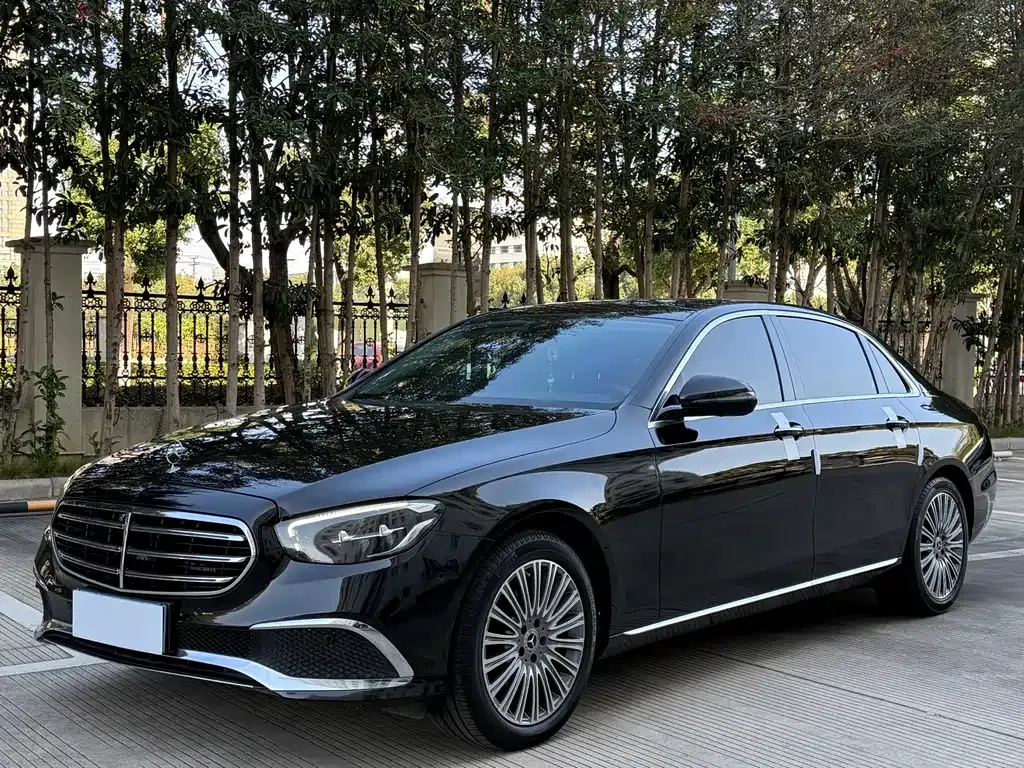 Mercedes-Benz E-Class — фото 10