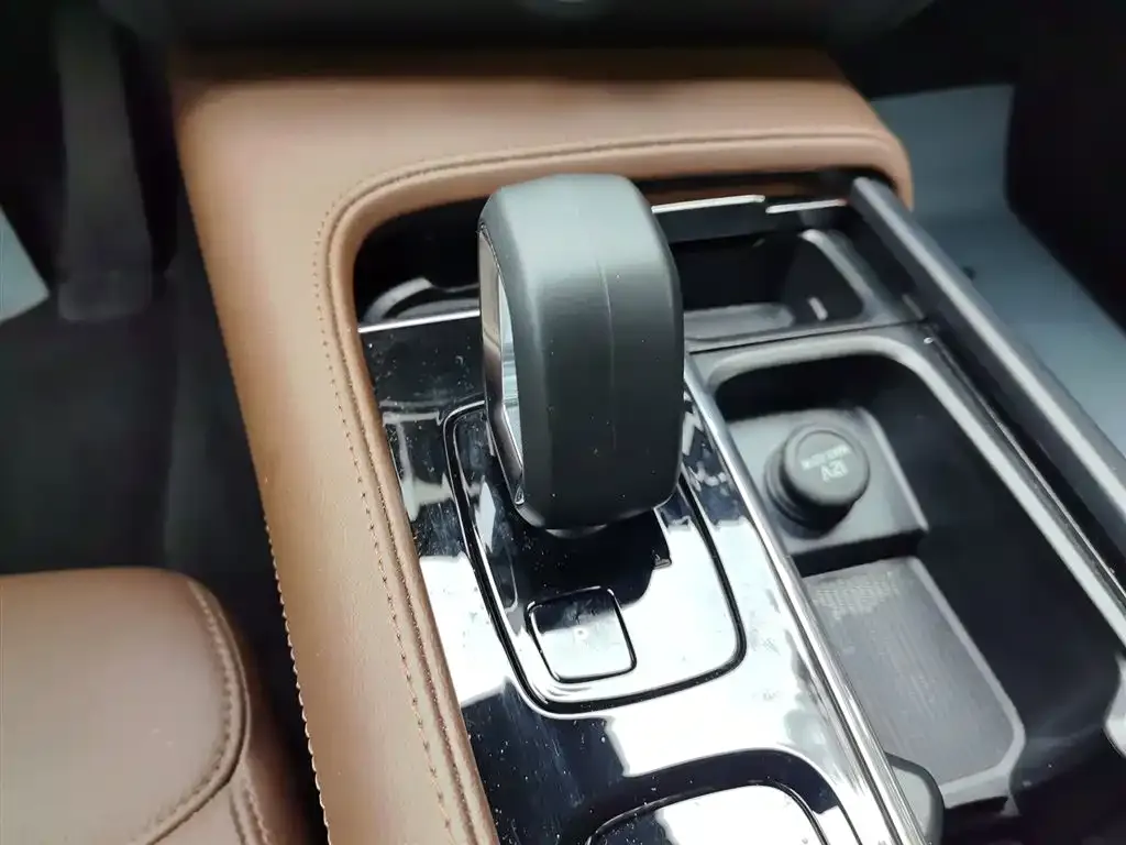 Volvo S90 2025 из CN, фото 3