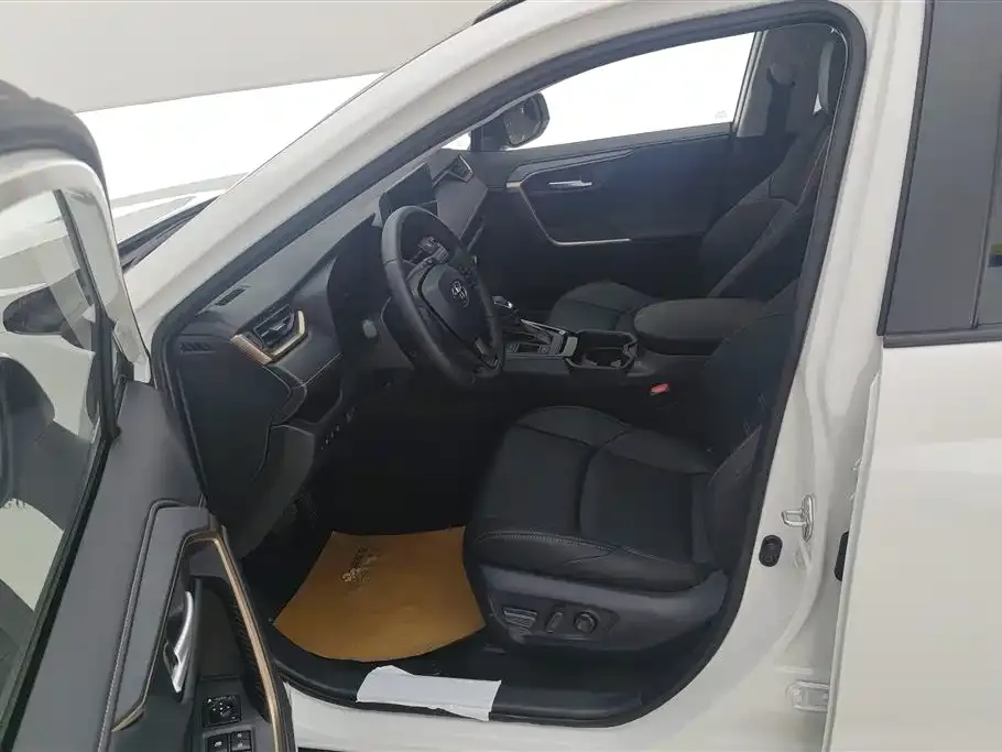 Toyota Wildlander — фото 10