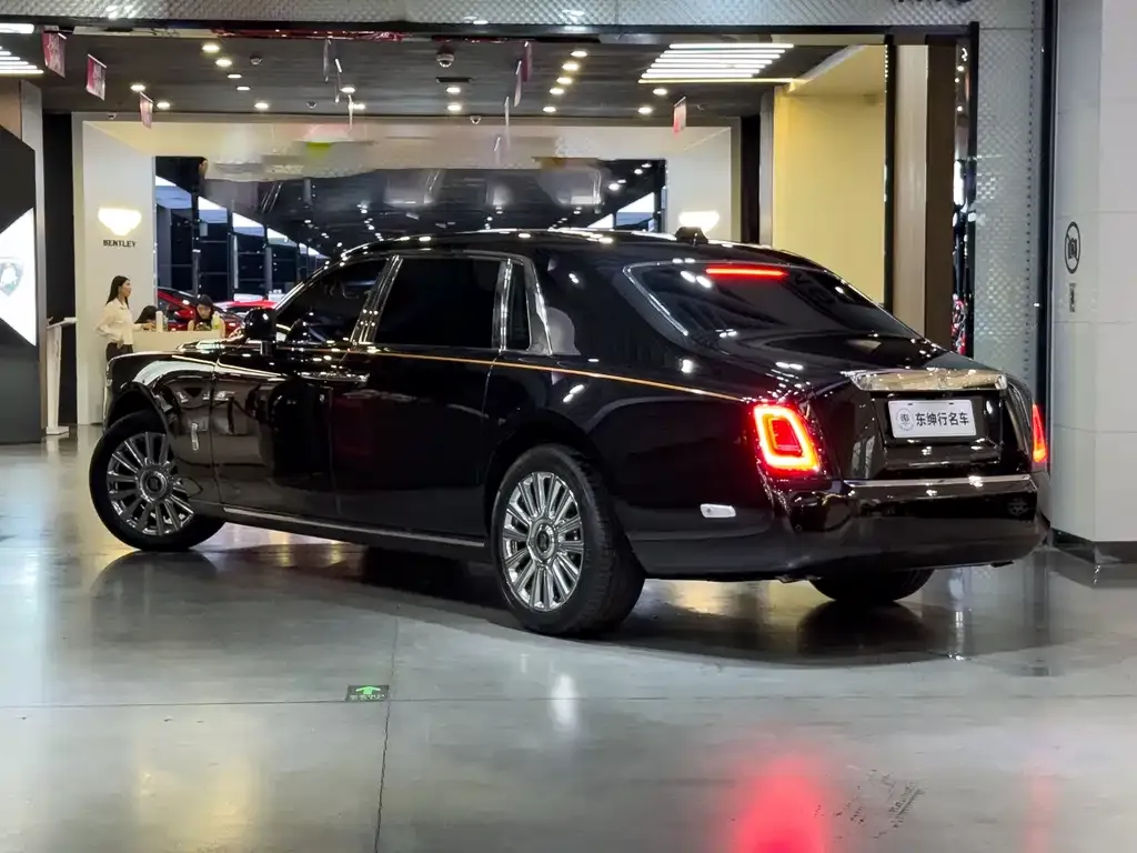 Rolls-Royce Phantom 2023 из CN, фото 10