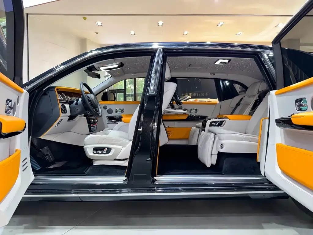 Rolls-Royce Phantom 2023 из CN, фото 2