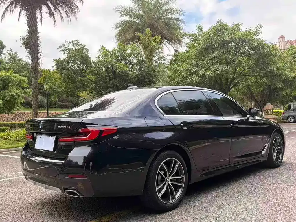 BMW 5 Series — фото 4