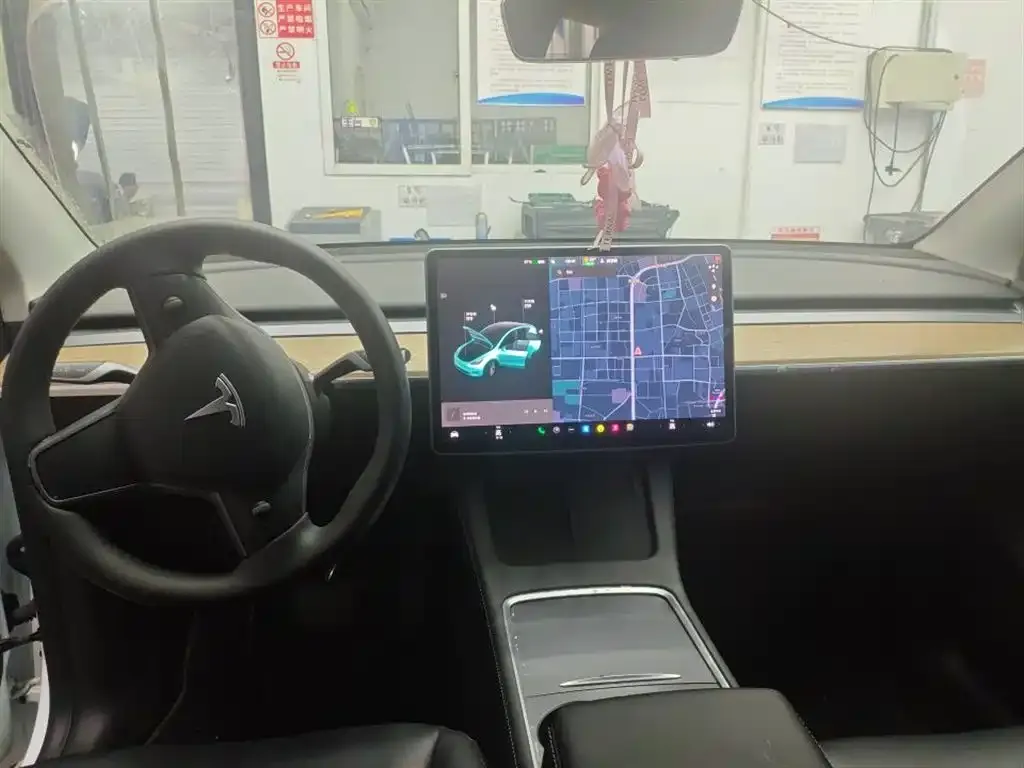 Tesla Model Y — фото 4