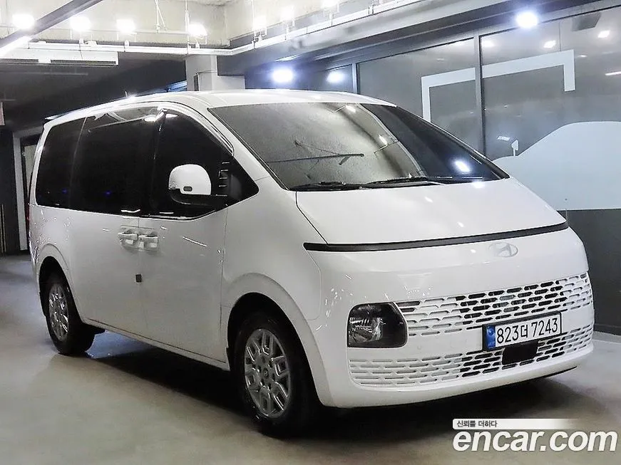 Hyundai Staria