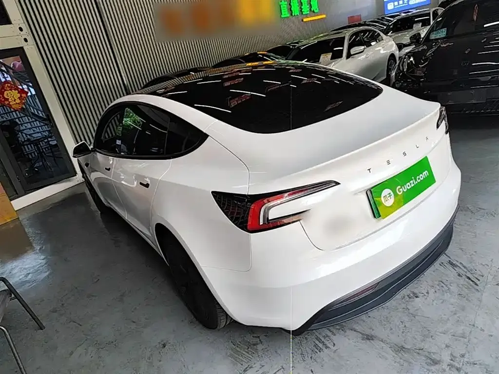 Tesla Model 3 — фото 5