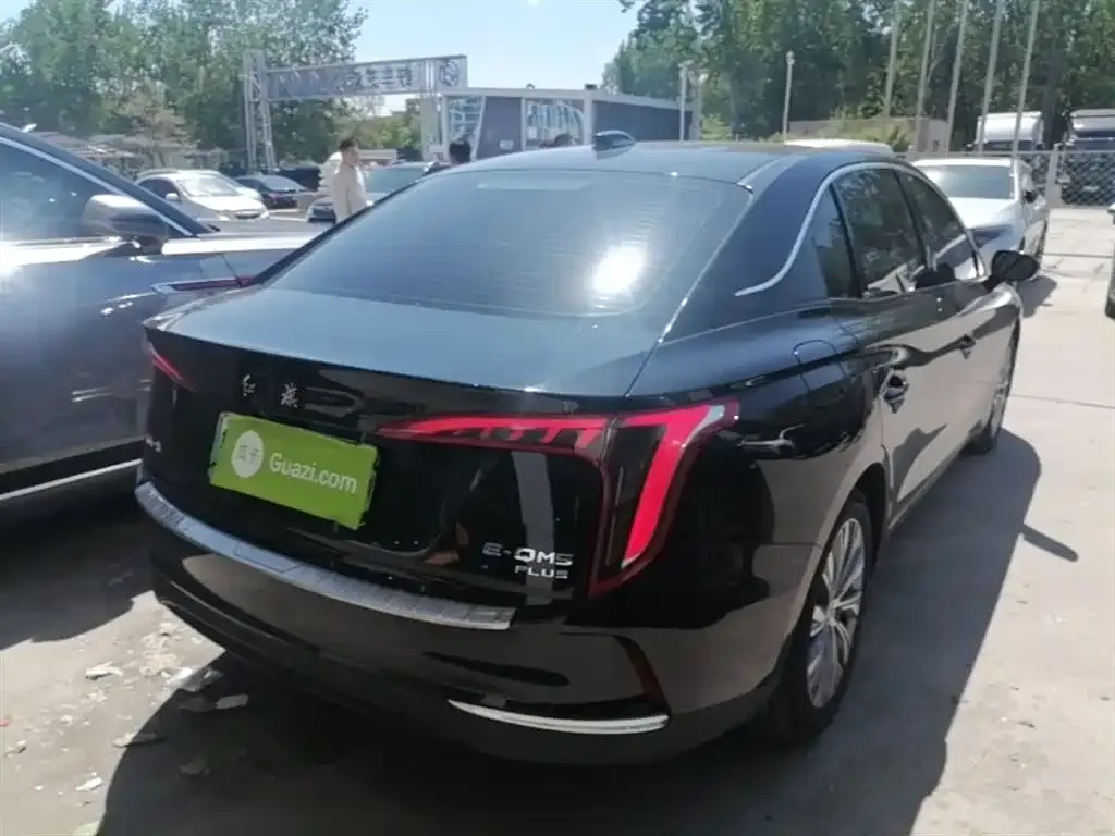Hongqi E-QM5 — фото 7