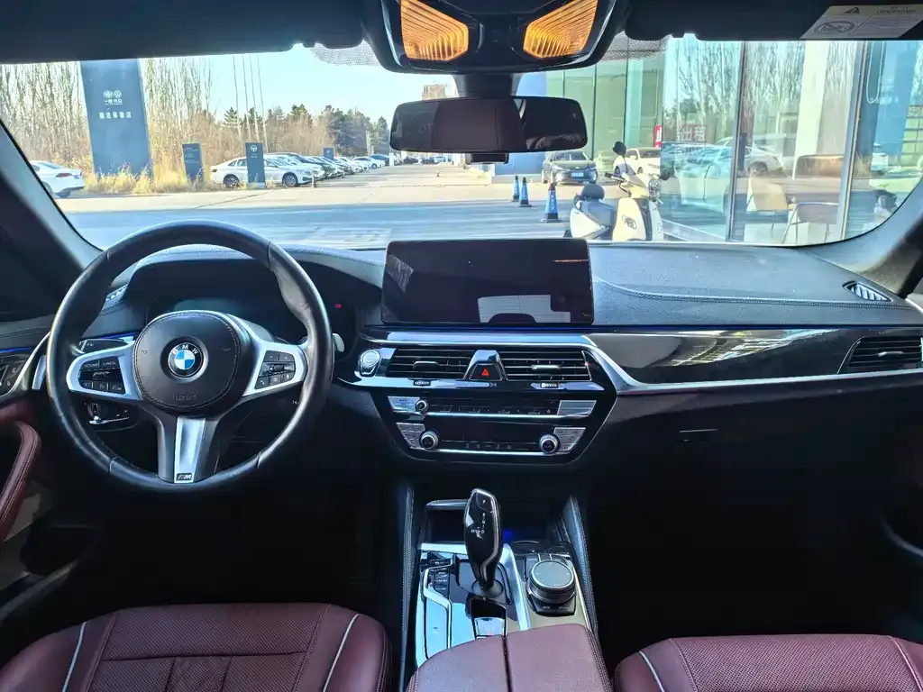 BMW 5 Series — фото 2