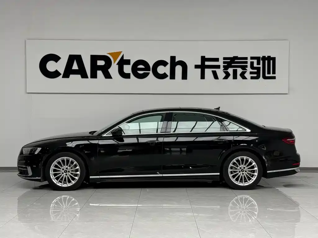 Audi A8 — фото 2