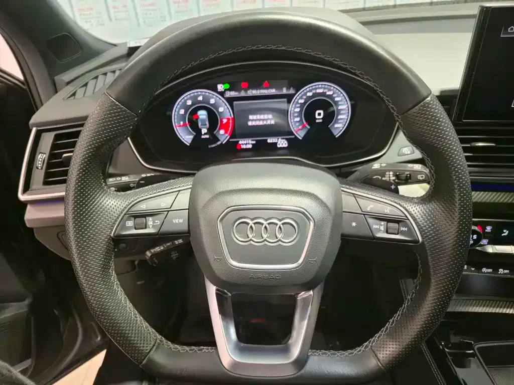 Audi Q5L Sportback — фото 6