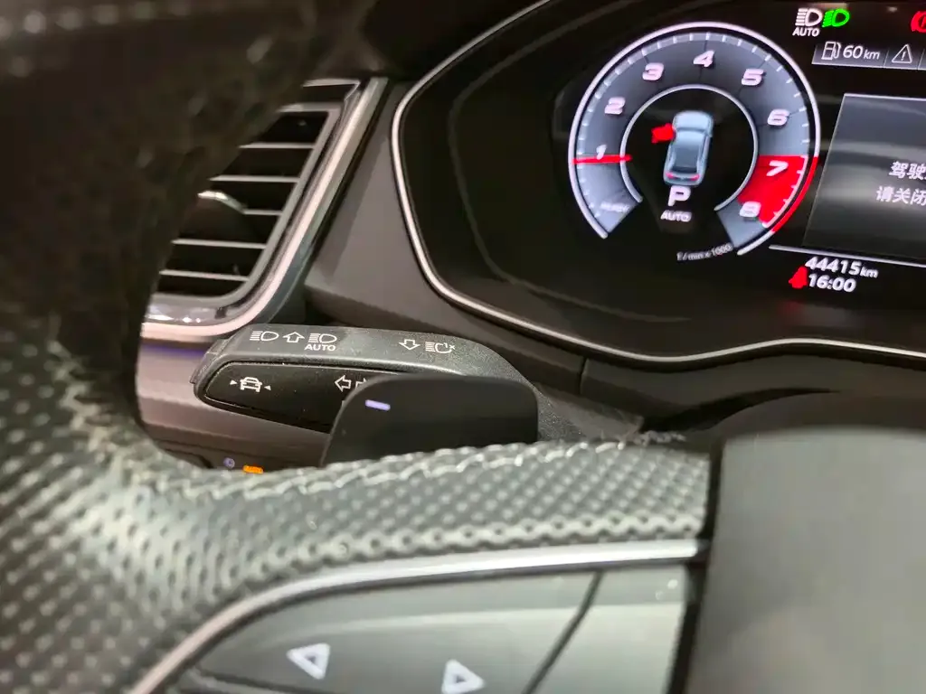 Audi Q5L Sportback — фото 2