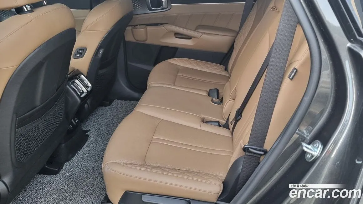 Kia Sorento — фото 6