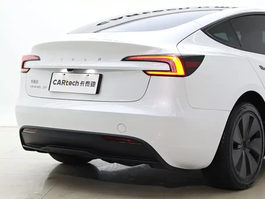 Tesla Model 3 — фото 9
