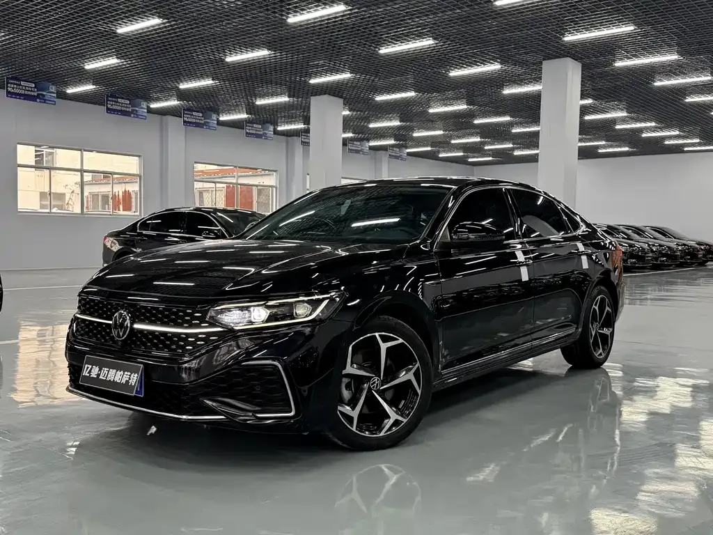Volkswagen Passat — фото 1