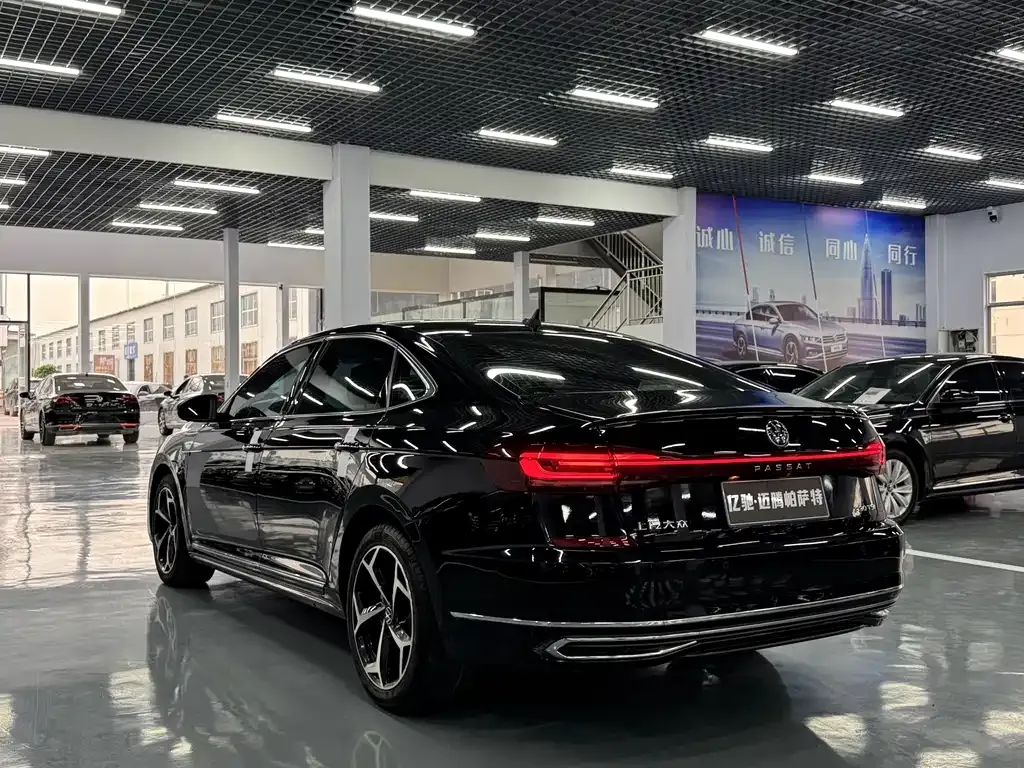Volkswagen Passat — фото 6