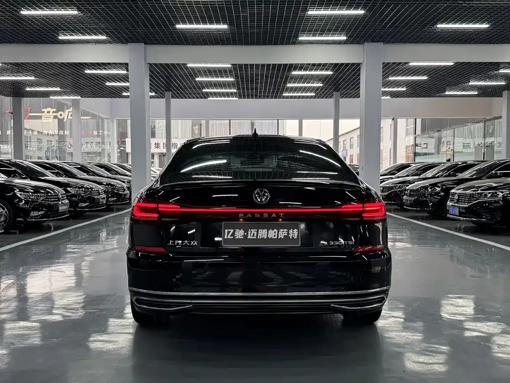 Volkswagen Passat — фото 8