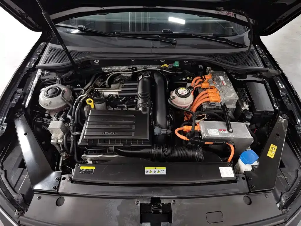 Volkswagen Magotan GTE PHEV 2023 из CN, фото 10