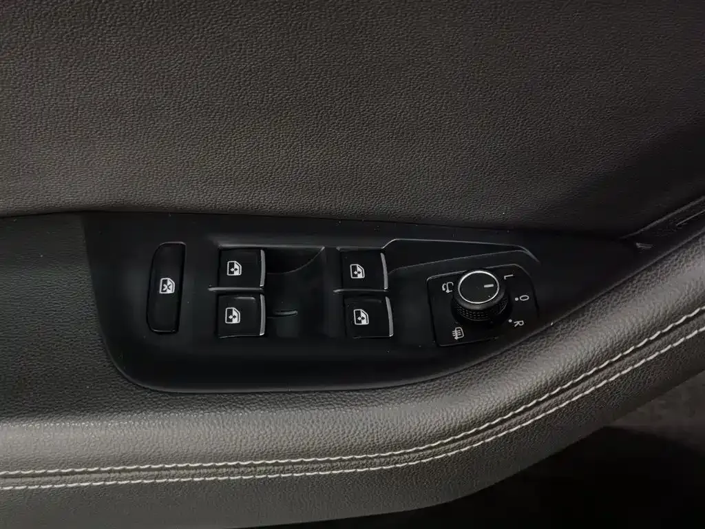 Volkswagen Magotan GTE PHEV 2023 из CN, фото 9