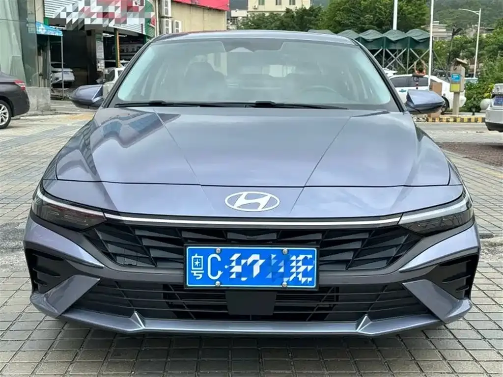 Hyundai Elantra — фото 4