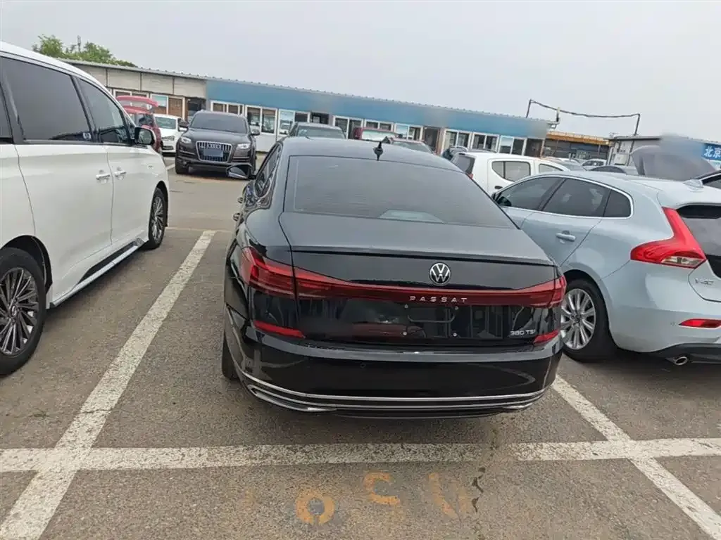 Volkswagen Passat — фото 4
