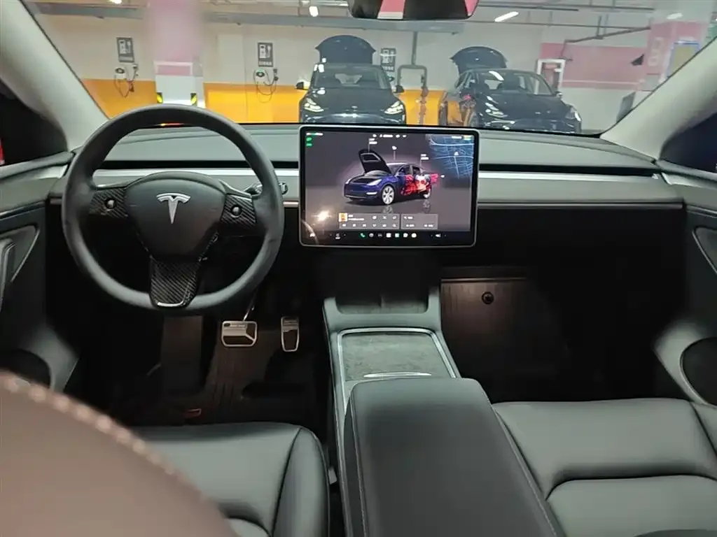Tesla Model Y — фото 10