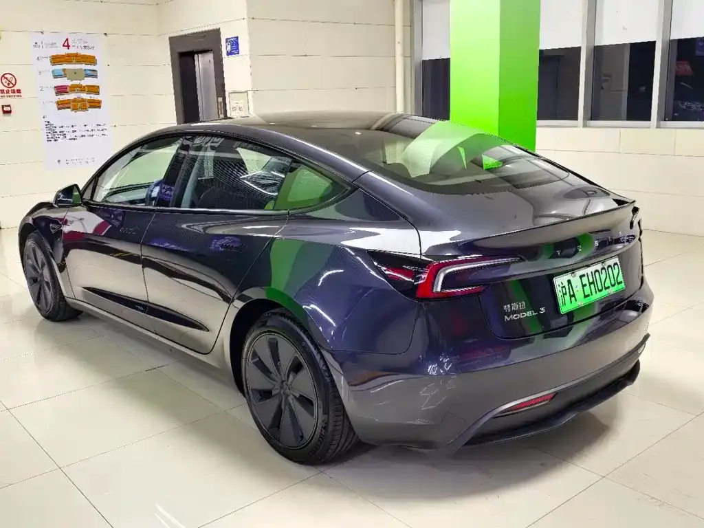 Tesla Model 3 — фото 3