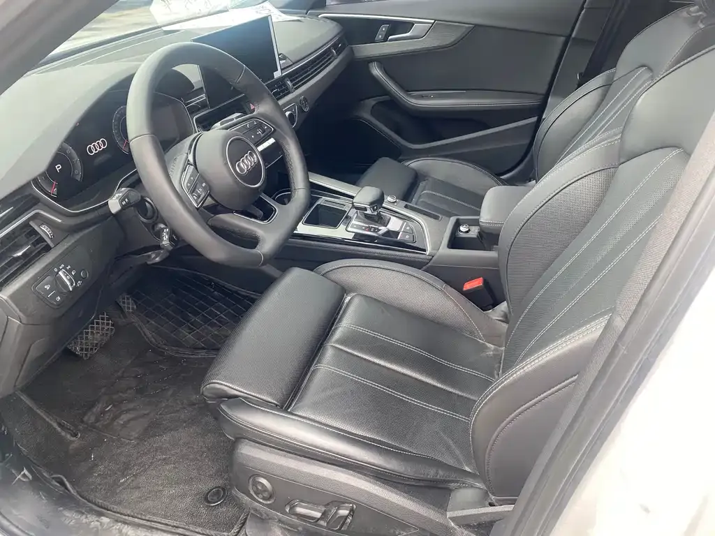 Audi A4L 2023 из CN, фото 3