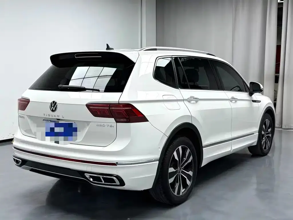 Volkswagen Tiguan L — фото 2
