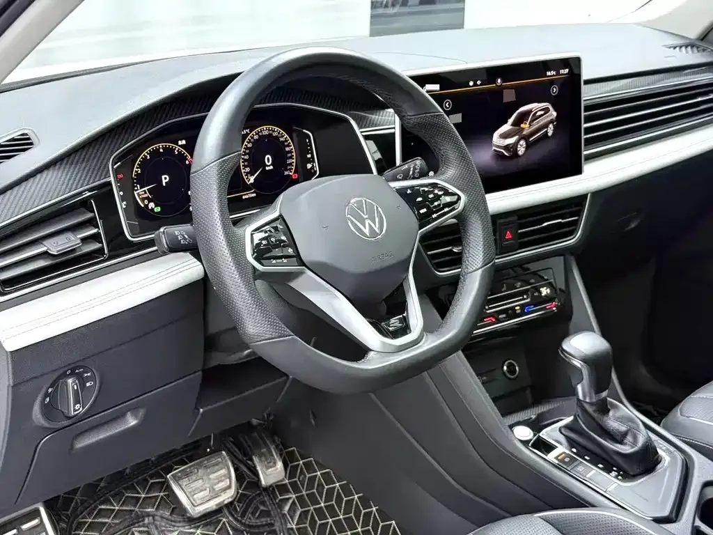 Volkswagen Tiguan L — фото 6